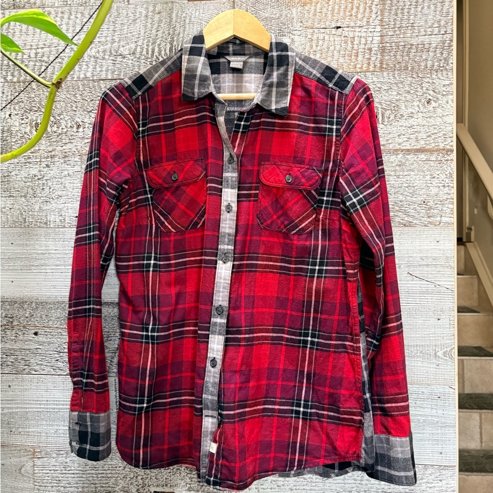 🏷 Eddie Bauer | Contrast Red/Black/Gray Check Plaid Flannel Shirt - Women's M